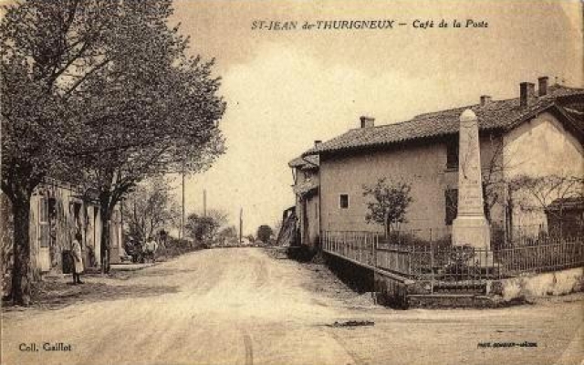 Restaurant et monument aux morts